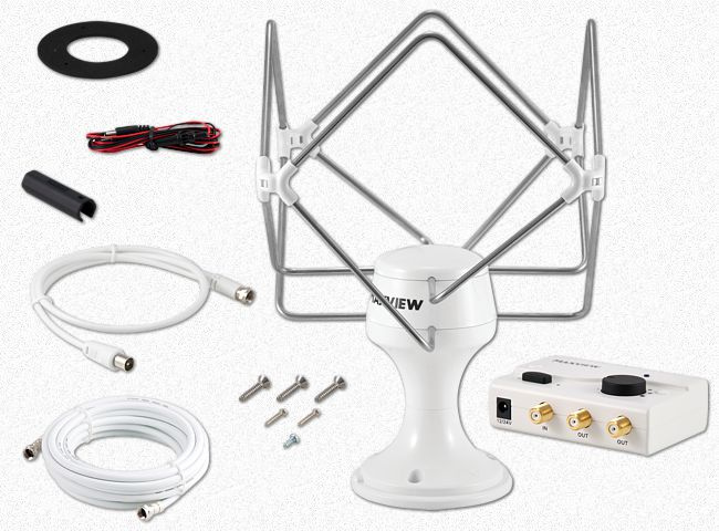 En TV-antenn med tillbehör för 12/24V installation.