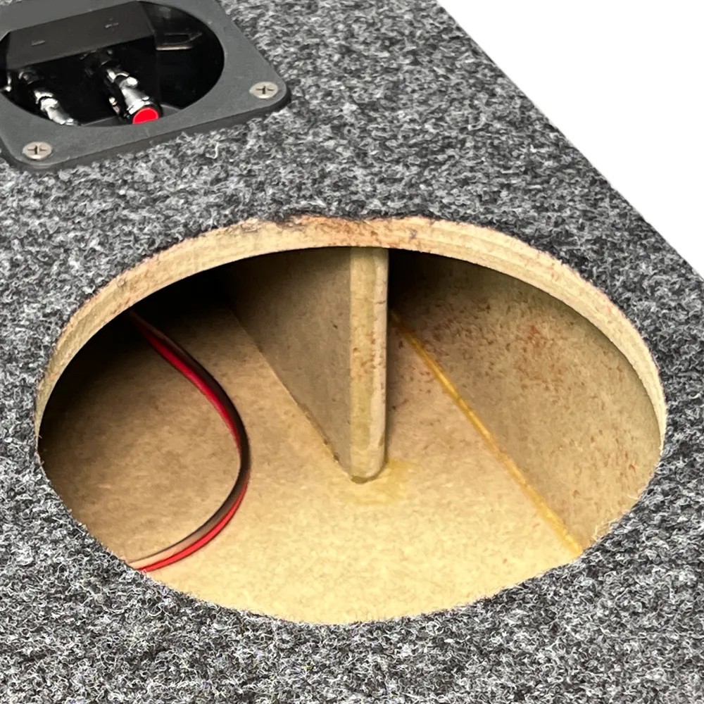 Tom baslåda med avdelare, klädd i grå filt, avsedd för MG Marvel R.