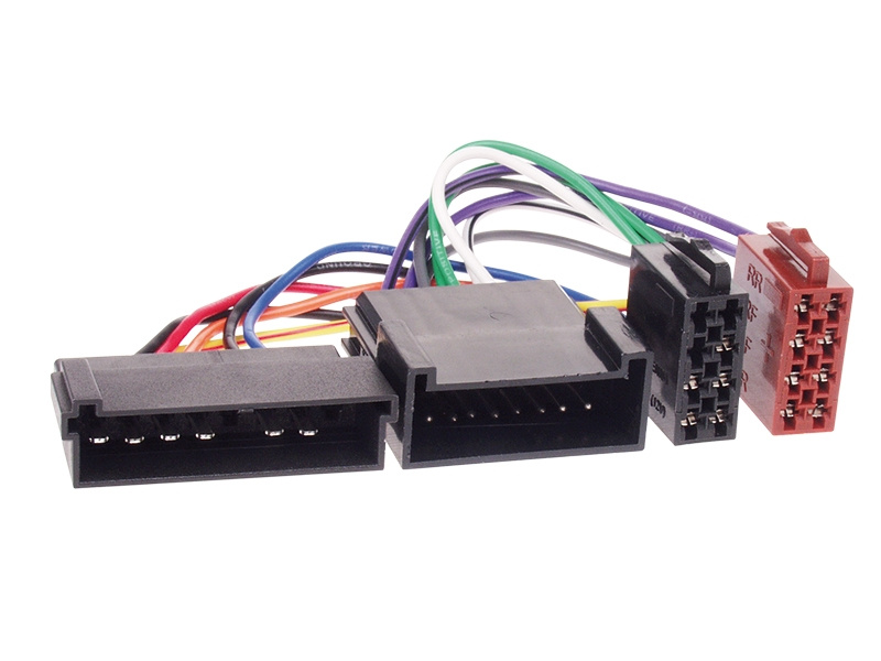 Kablage med flera kontakter för ISO-anslutning till bilstereo.