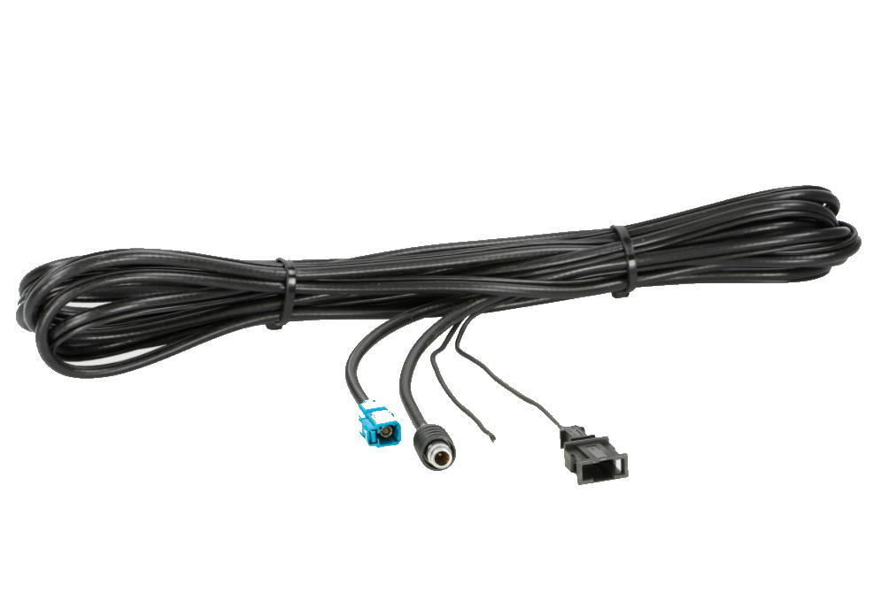 En lång antennförlängare med olika anslutningar.