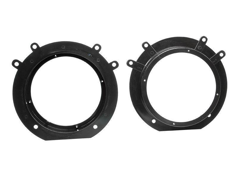 Högtalaradapter i plast för Citroen Jumpy och Fiat Scudo.