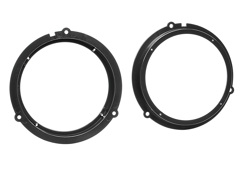 Högtalaradapter för Ford 08, front och bak, i svart plast.