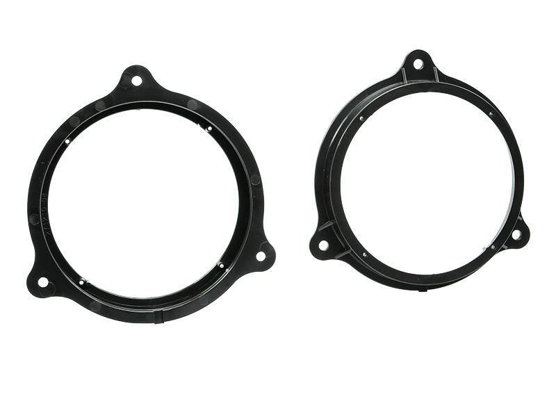 Två svarta högtalaradapterringar för Dacia och Nissan.