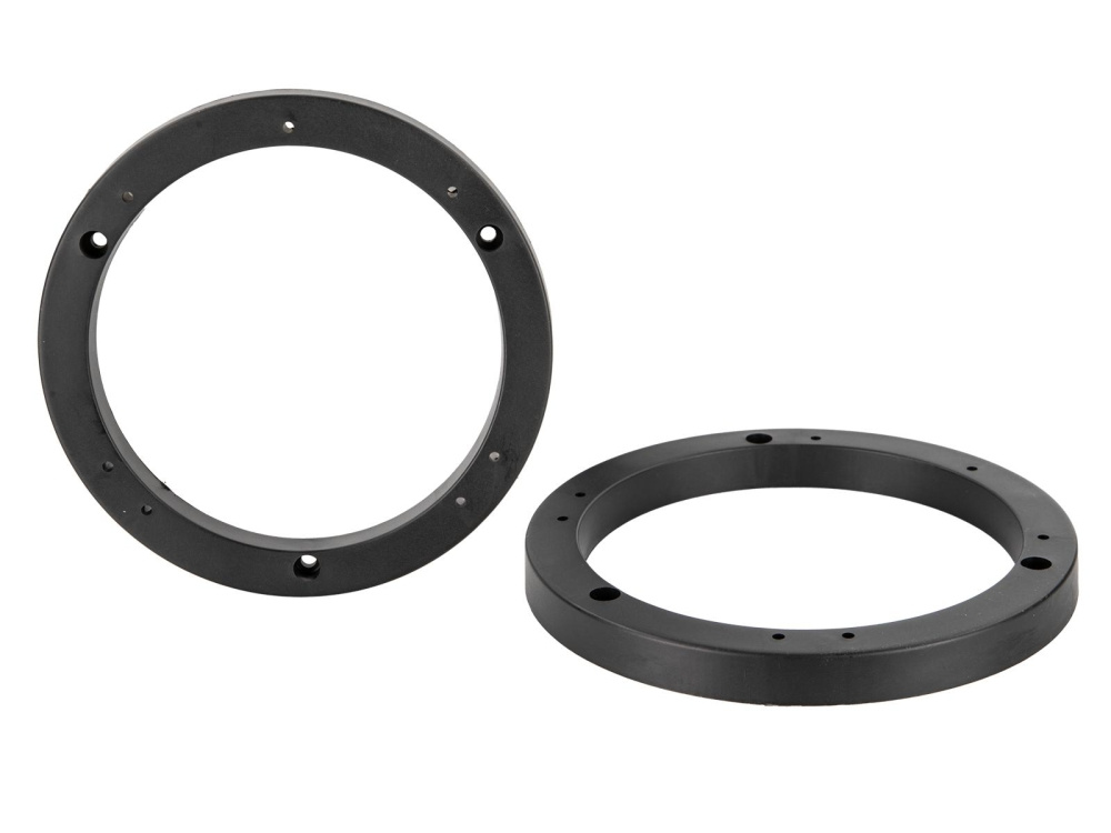Två svarta högtalaradapterringar för installation. 160mm och 15mm.