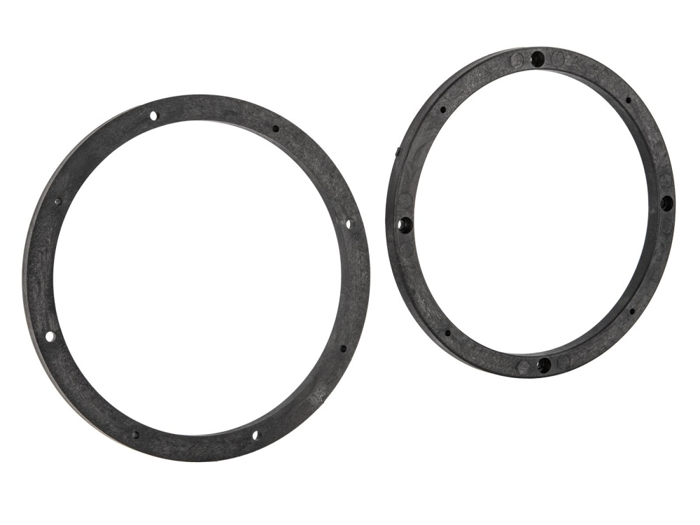 Två svarta högtalaradaptrar i plast, Ø165 mm, 9,2 mm tjocka.