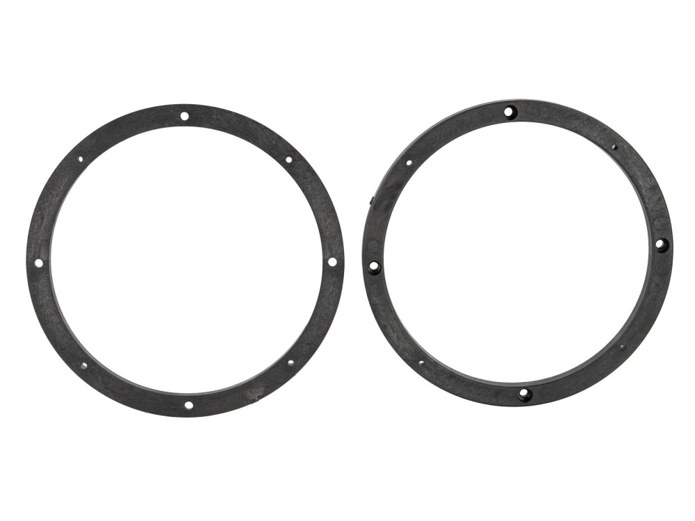 Två runda högtalaradaptrar av plast, Ø165 mm, 9,2 mm tjocka.