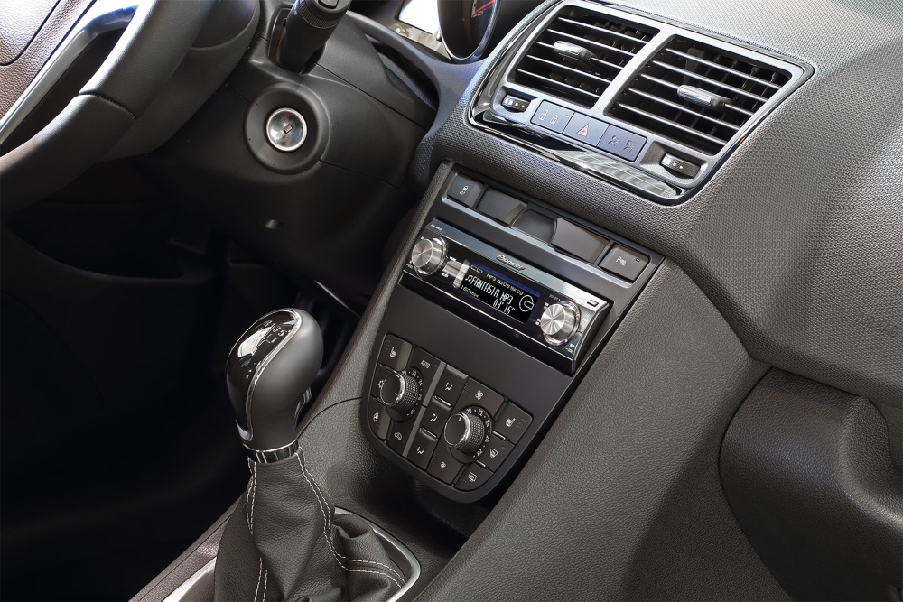 Monteringsram 1-DIN Opel Meriva B, svart