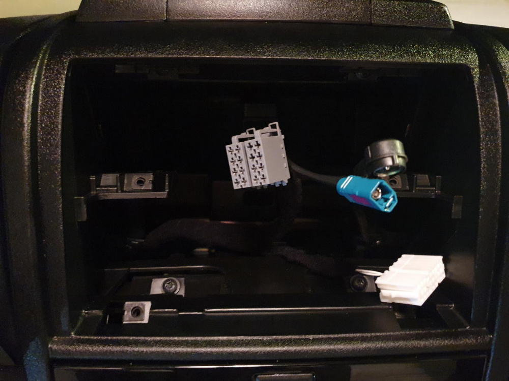 Monteringsram 2-DIN Citroen/Fiat/Opel/Peugeot svart