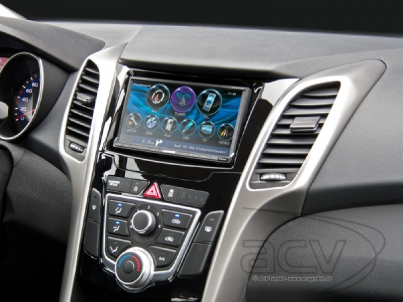 Monteringsram för 2-din stereo i Hyundai i30 från 2012.