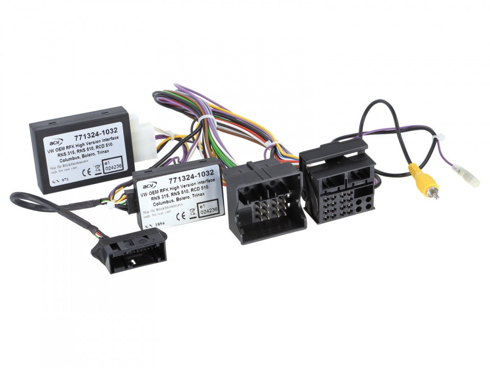 Produkten består av kablar och anslutningar för backkamera till VW HIGH.