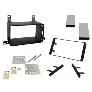 Monteringsram för dubbeldin-stereo till Subaru Justy med tillbehör.