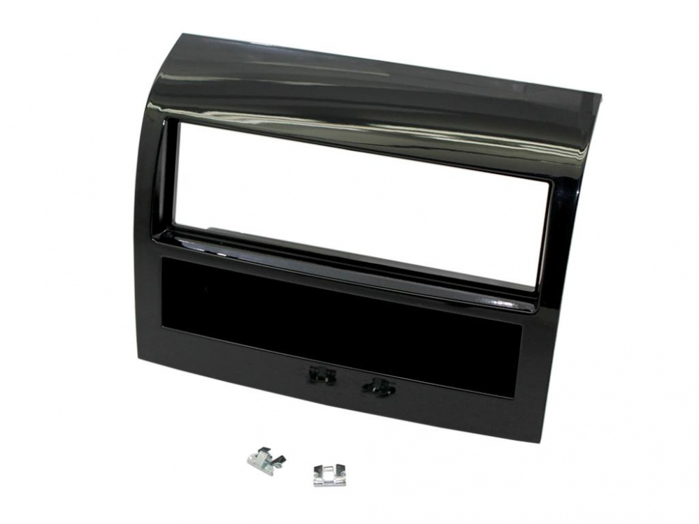 Monteringsram för enkel-DIN stereo, avsedd för Peugeot Boxer 2014 och framåt.