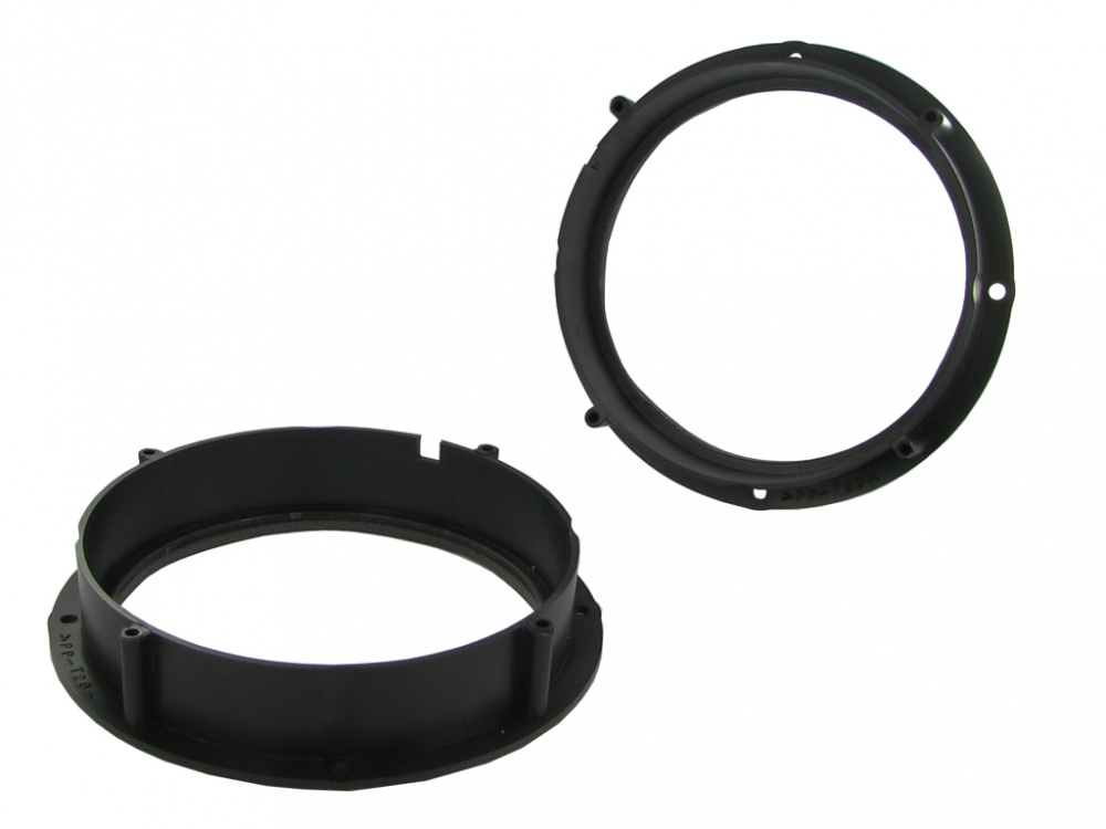 Högtalaradapter för Volkswagen-modeller, svart plast med två delar.