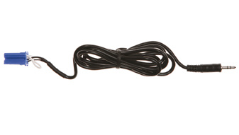 En svart 3,5mm ljudkabel med en blå kontakt.