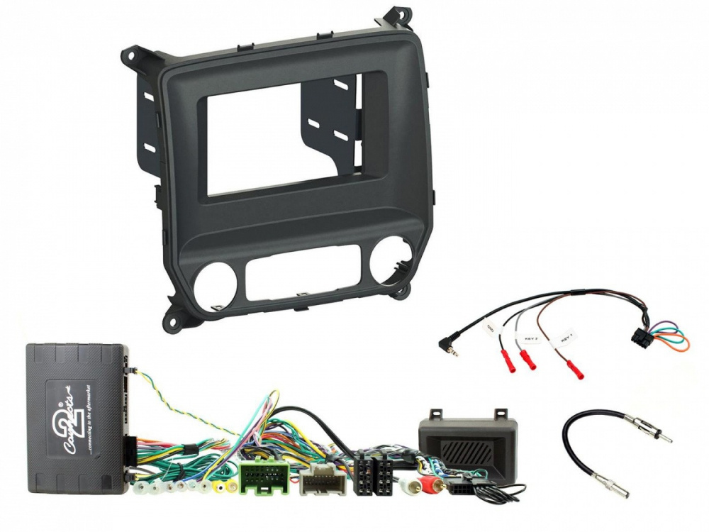 Installationskit för radio i Chevrolet Silverado 2013, inklusive anslutningar och ram.