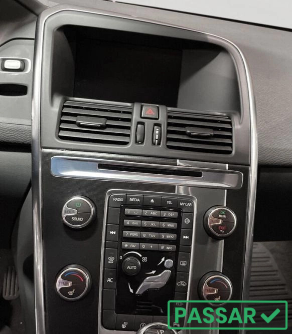 Installationskit för dubbel-DIN stereo till Volvo XC60 2008-2017.