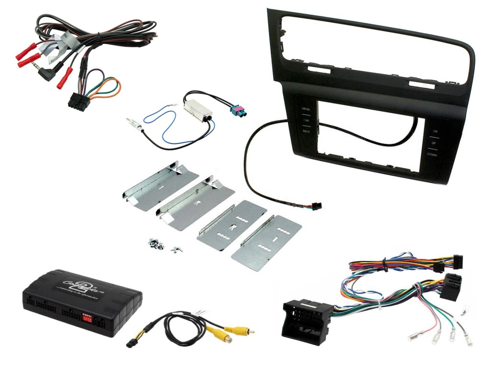 Installationskit för Volkswagen Golf 7 med komponenter för montering.