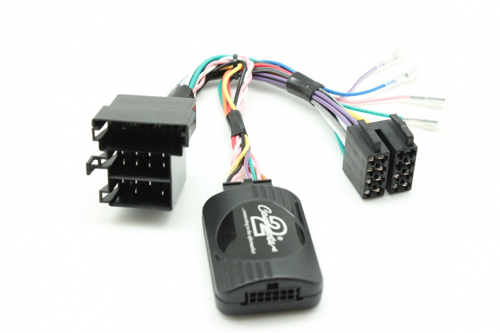 Rattstyrningskablage för Fiat UNO 2015 med flera färgade kablar.