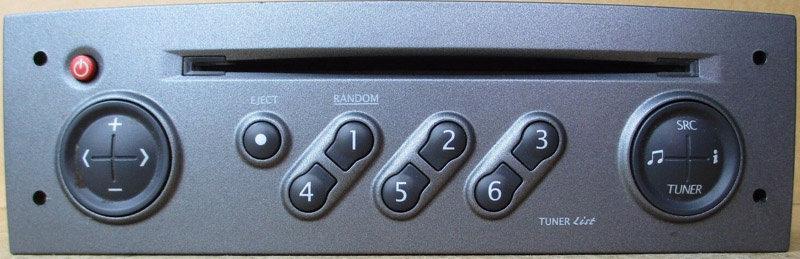 En stereoenhet med knappar för ljudkontroll och stationer.