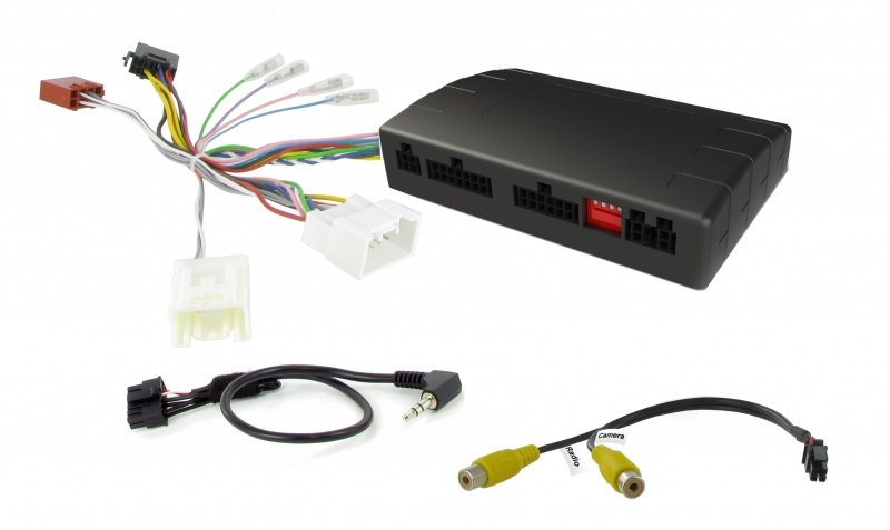 Adapter och kablar för bilstereoinstallation i Mitsubishi.