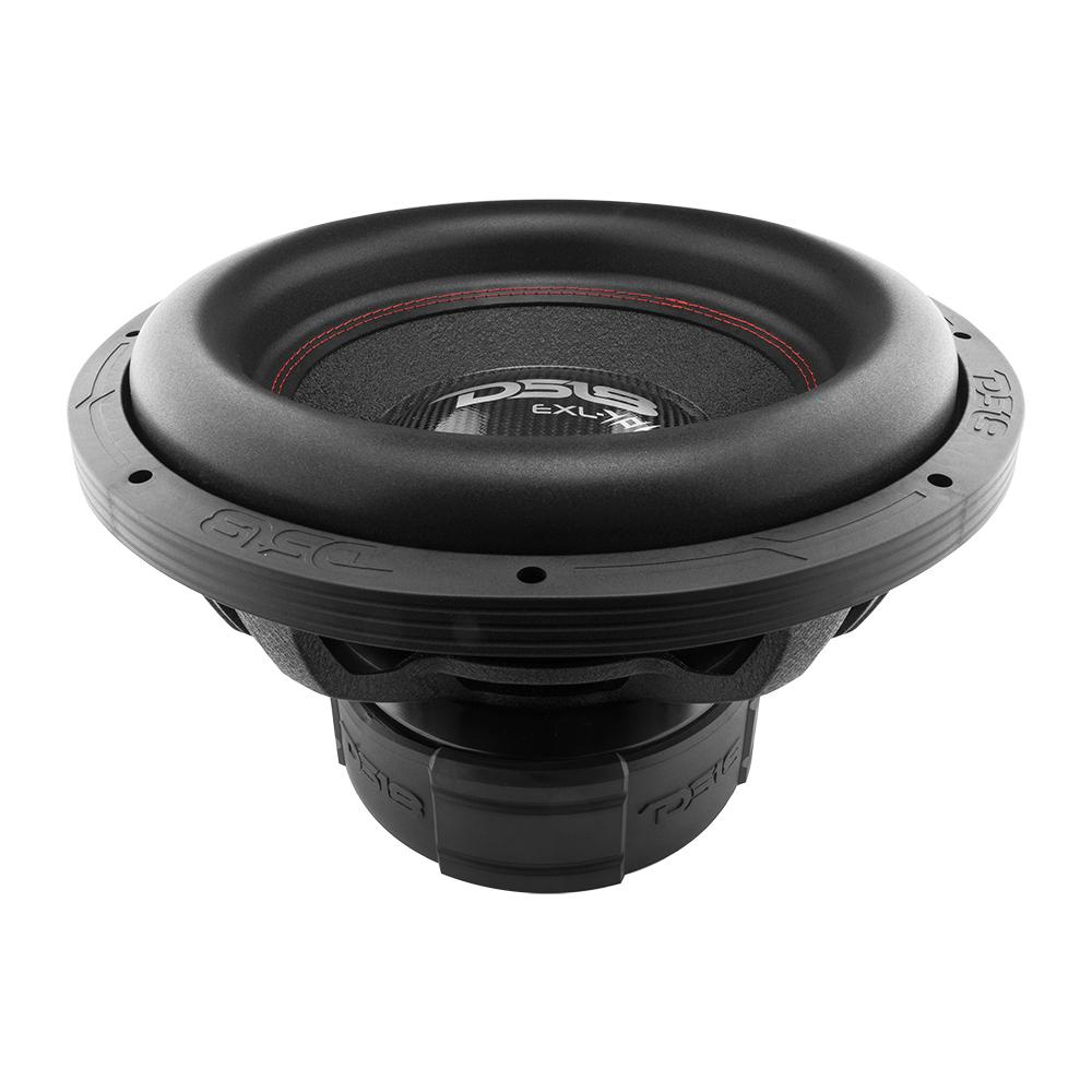 En kraftfull 15-tums subwoofer med robust konstruktion.