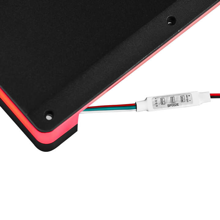 Produktdetaljer med LED-lampor och anslutningsmöjligheter.