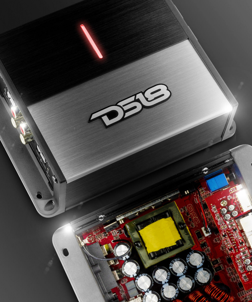 Kompakt fyrkanaligt slutsteg med aluminiumchassi och röd LED-indikator.