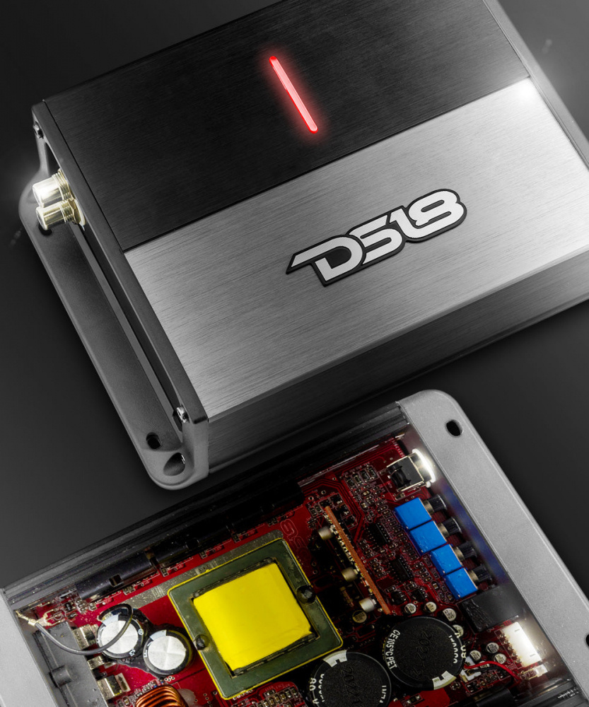 Kompakt monoblock slutsteg med modern design och röd indikatorlampa.