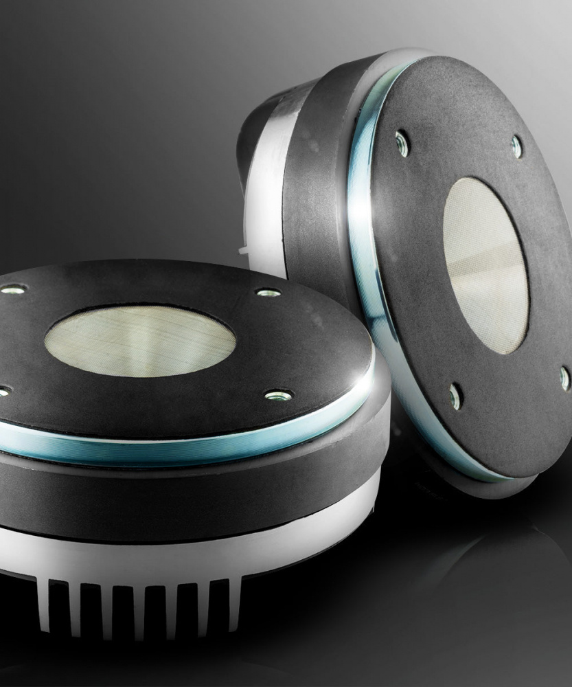 Tunga 2-tums drivers med fenolmembran, robust design och hög ljudkvalitet.