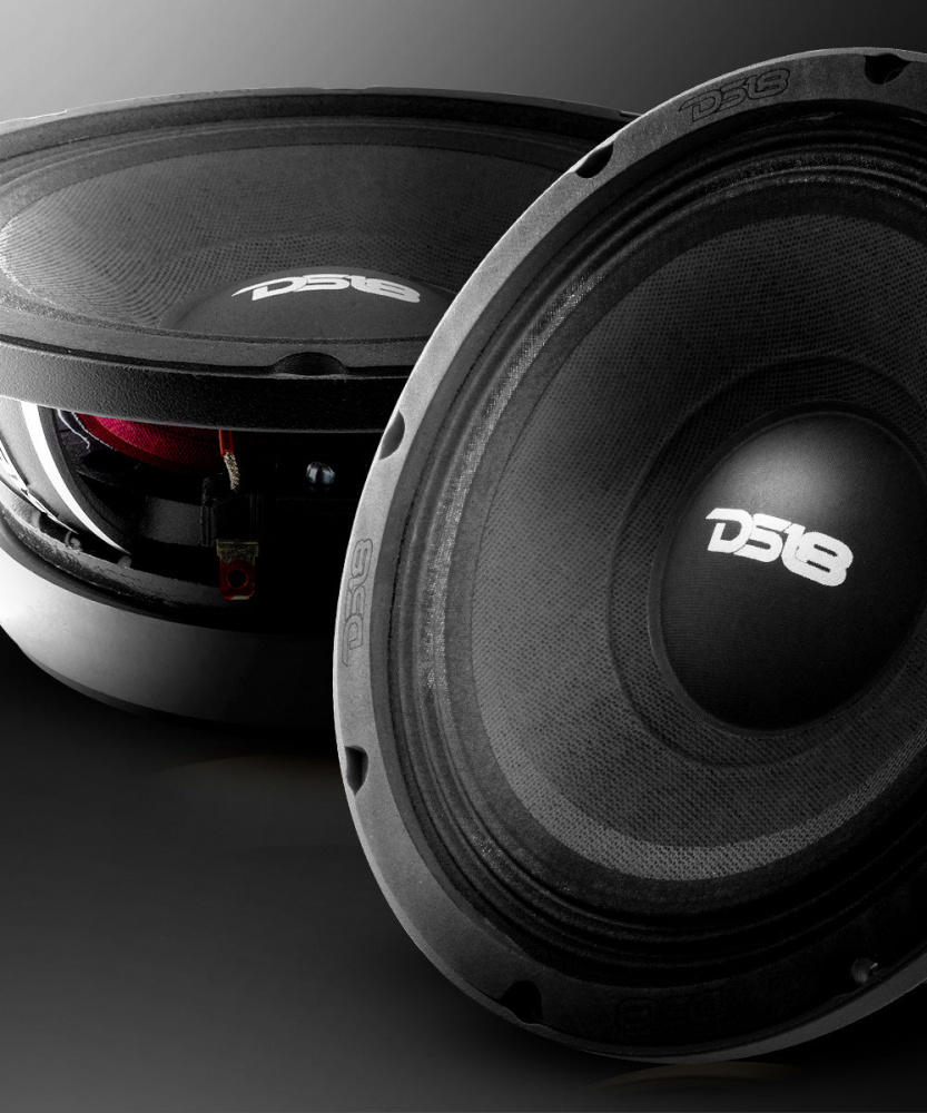 Tung 8-tums midbas med robust konstruktion och svart yta.