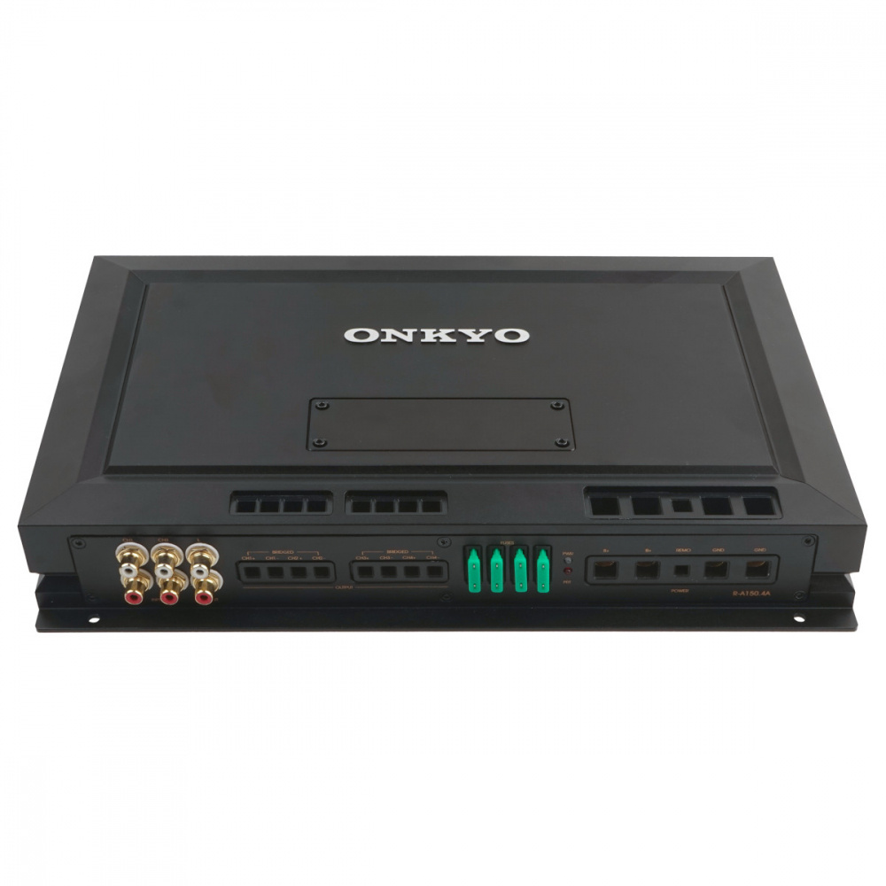 Svart fyrkanaligt slutsteg med flera anslutningar och logotypen Onkyo.