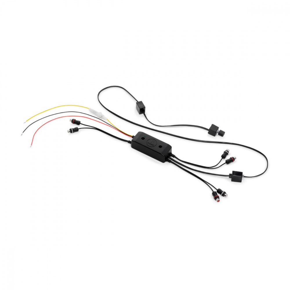 En linjedrivare med nivåkontroll och flera anslutningskablar.