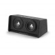 JL Audio CP210-W0v3, 2x10 tums baslåda En baslåda med två 10-tums element, klädd i mörk grå filt.