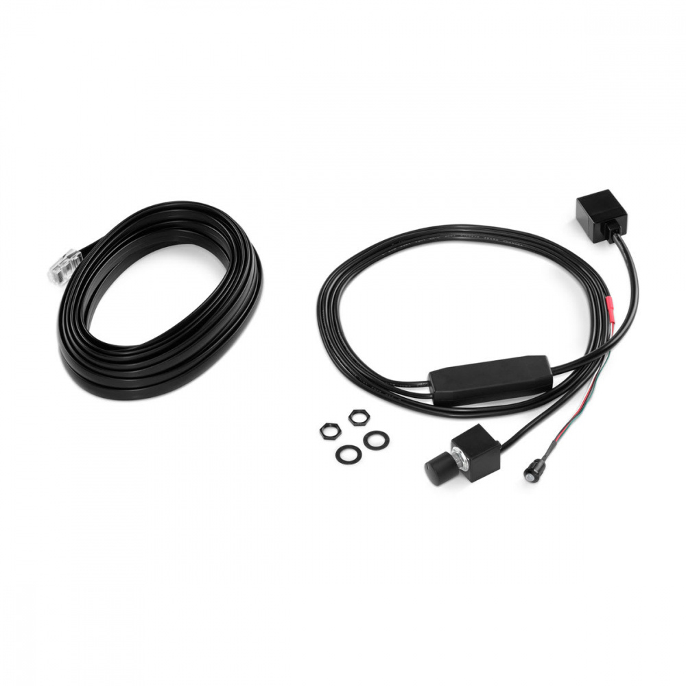 Fjärrkontroll och kablar för JL Audio DRC-100, avsedd för ljudsystem.