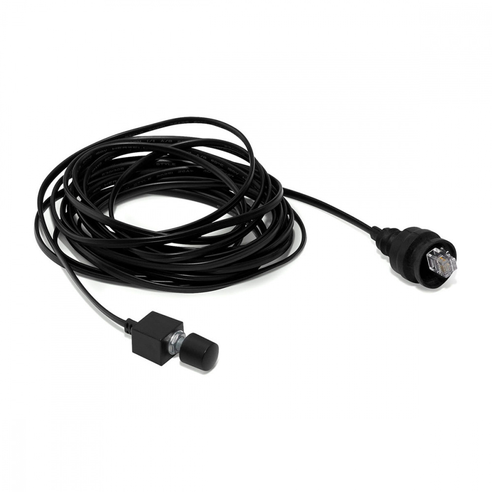 En svart kabel med en vattenresistent bass remote kontroller.