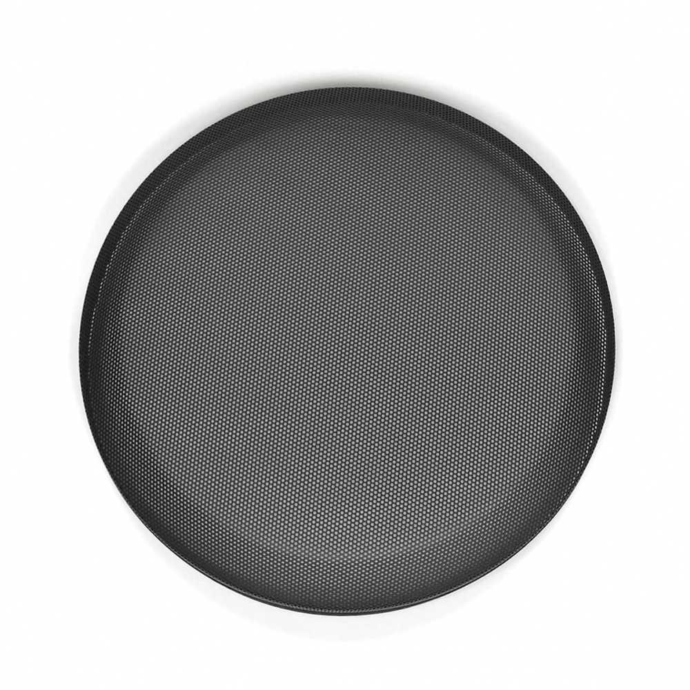 Ett runt gallertillbehör av metall med finmaskigt nät, svart ytfinish.