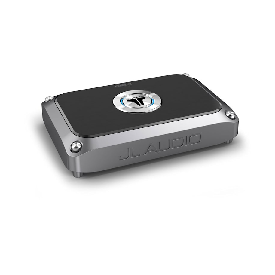 En silverfärgad förstärkare med svart ovandel och JL Audio-logotyp.