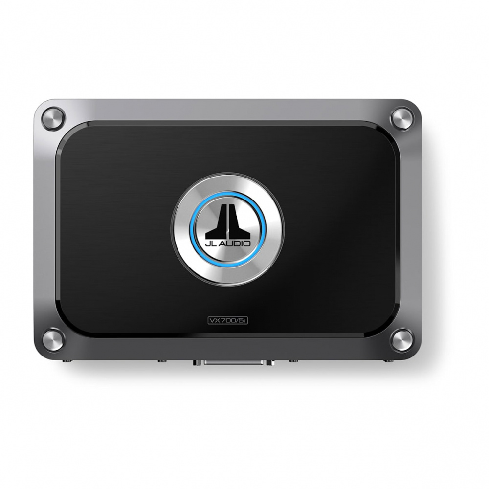 En svart och silver färgad förstärkare med JL Audio-logg.