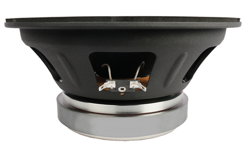 En 10-tums midbas högtalare med robust konstruktion.