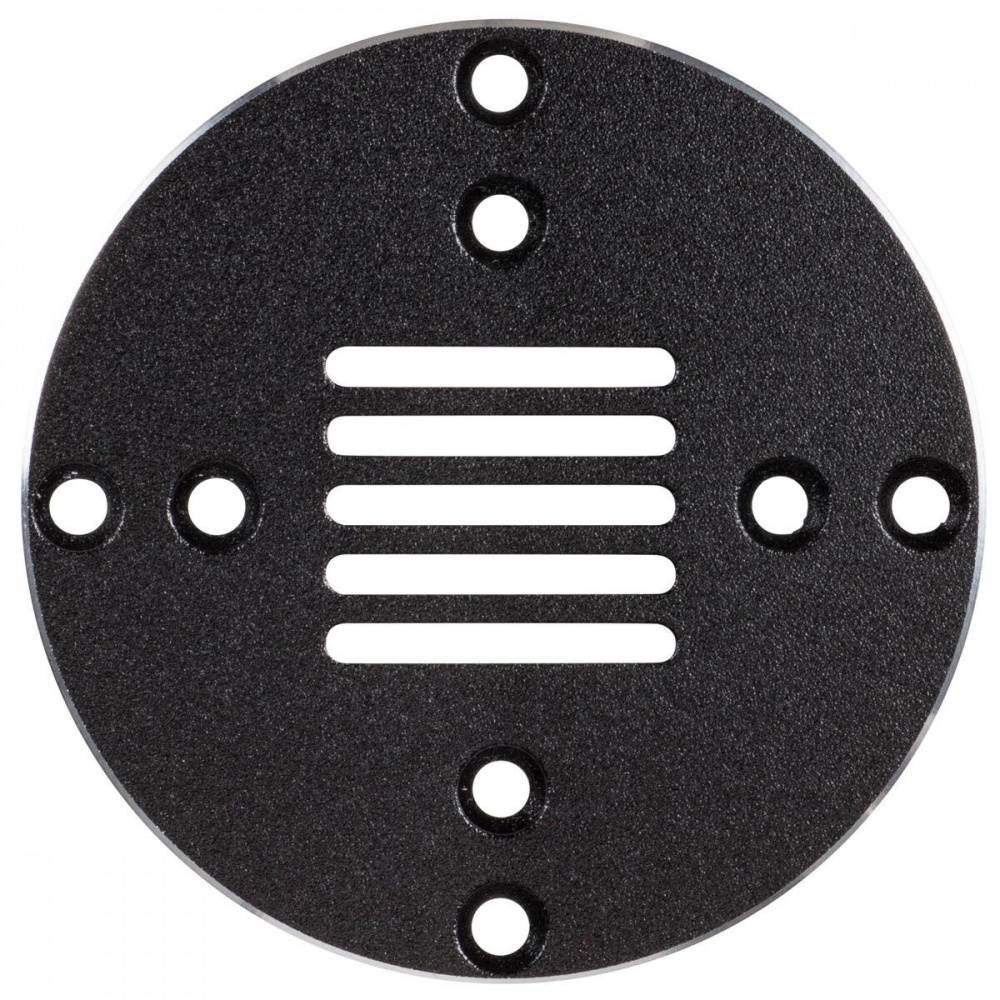Kompakt svart diskant med flera monteringshål och ribbformat galler.