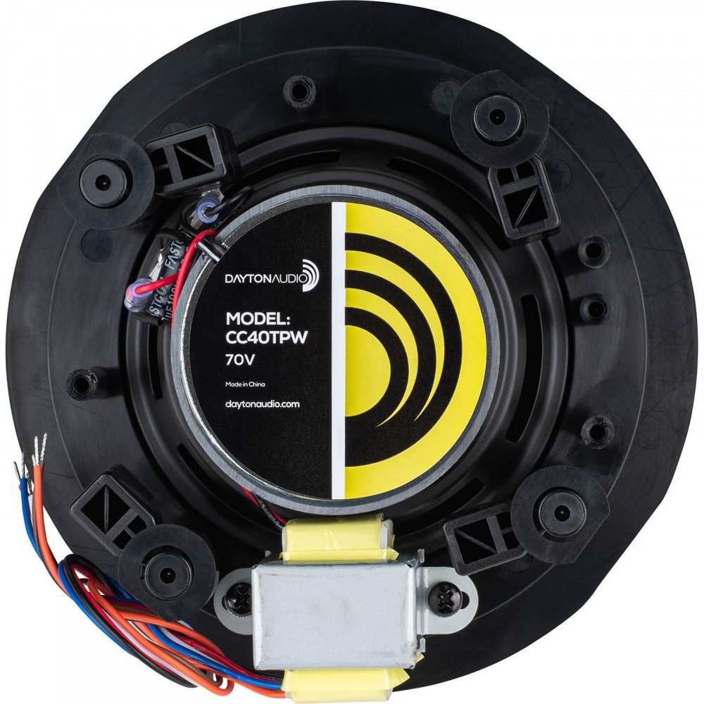 Infällnadshögtalare med märkning och kablar för 70/100V-system.