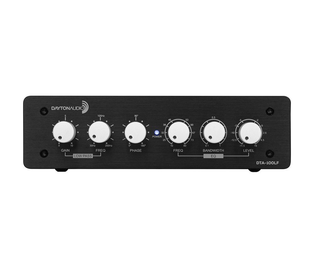 Förstärkare med kontroller för lågpassfilter, EQ och ljudnivå.