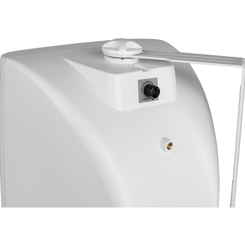 Vitt par av Dayton Audio IO800WT inom-/utomhushögtalare med monteringsfäste.