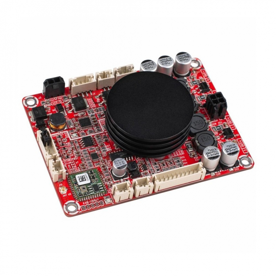 Kompakt D-förstärkarkort i röd färg med Bluetooth och 100W effekt.