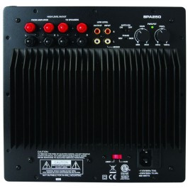 Baksidan av en subwoofer med anslutningar och kontroller.