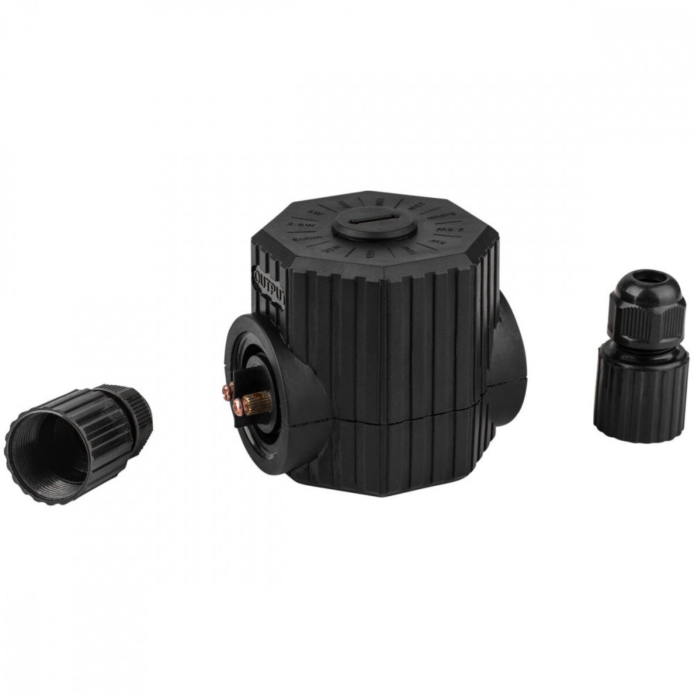 Transformator för ljudsystem, omvandlar 8 Ohm till 70/100V. Har två anslutningar.