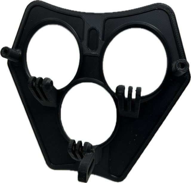 3D-printad lamphållare med tre runda uttag, svart plast.