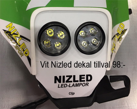 Lamphållare med två LED-lampor och vit Nizled-dekal.