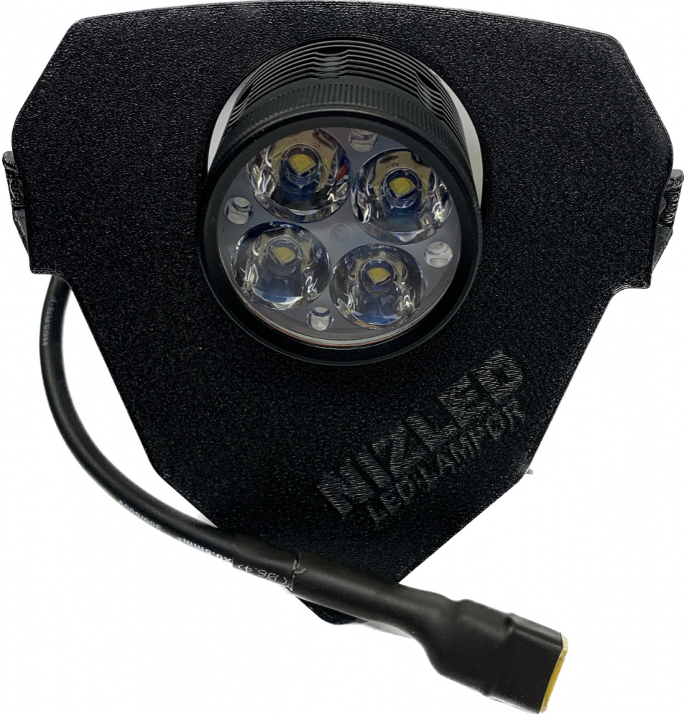 Lampfäste med tre LED-lampor, designat för kallvitt ljus, utan kåpa.