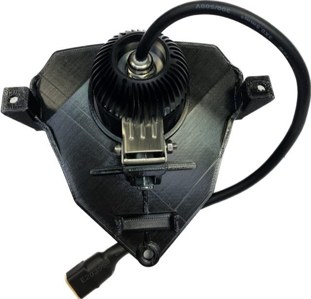 Lampfäste med kylfläns och kabel kopplat, för NIZLED R40DRL.